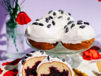 PĄCZEK Z JAGODAMI W LUKRZE SMAŻONY (160 g)