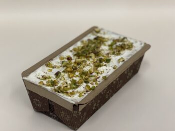 SERNIK Z NERKOWCÓW PISTACJOWY Z MALINAMI (400 g)